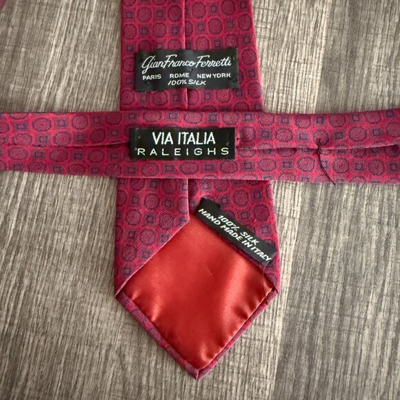 Gianfranco Ferretti 100% Silk Red Blue Geometric Pattern Tie Handcrafted Italy - Picture 6 of 9